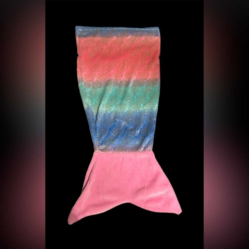 Child’s pink blue teal mermaid tail blanket 2 holes in seam see pic fleece